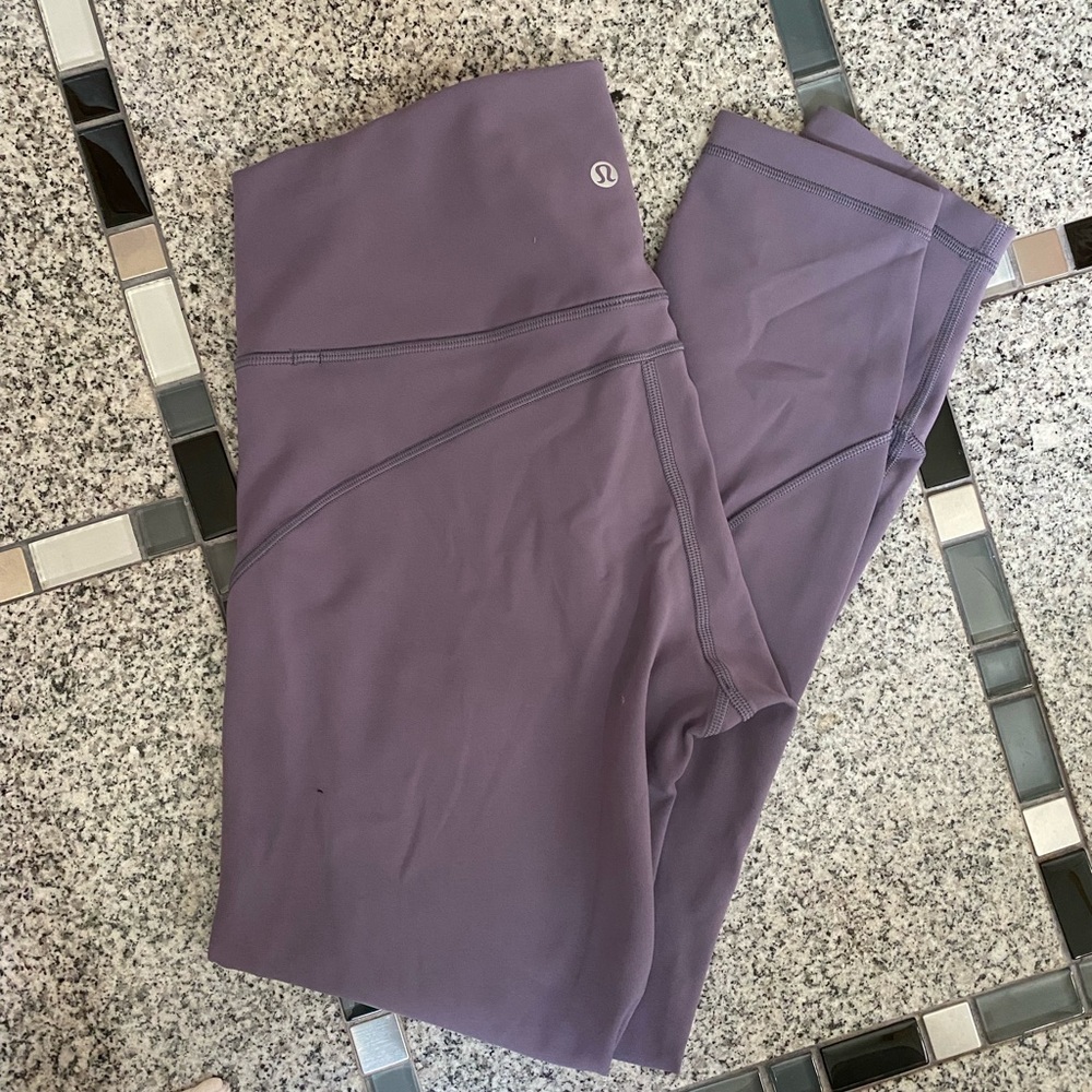 Lululemon in movement legging 25” inseam size 8